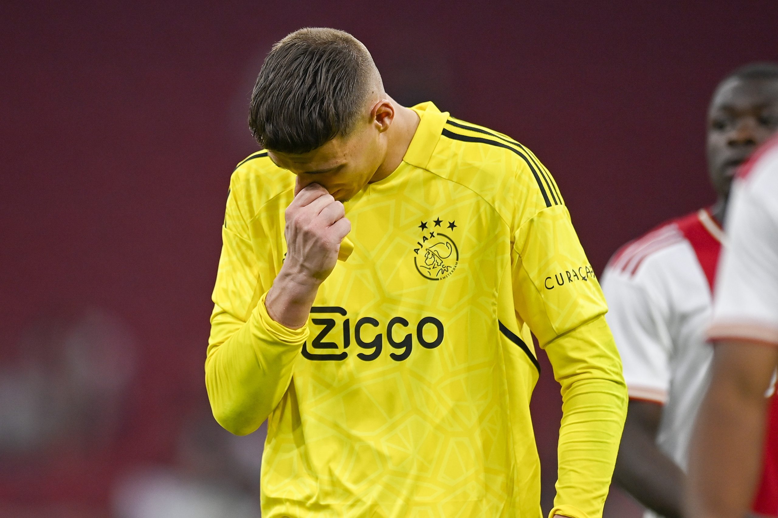 حارس منتخب هولندا للشباب غاي غورتر (رويترز)