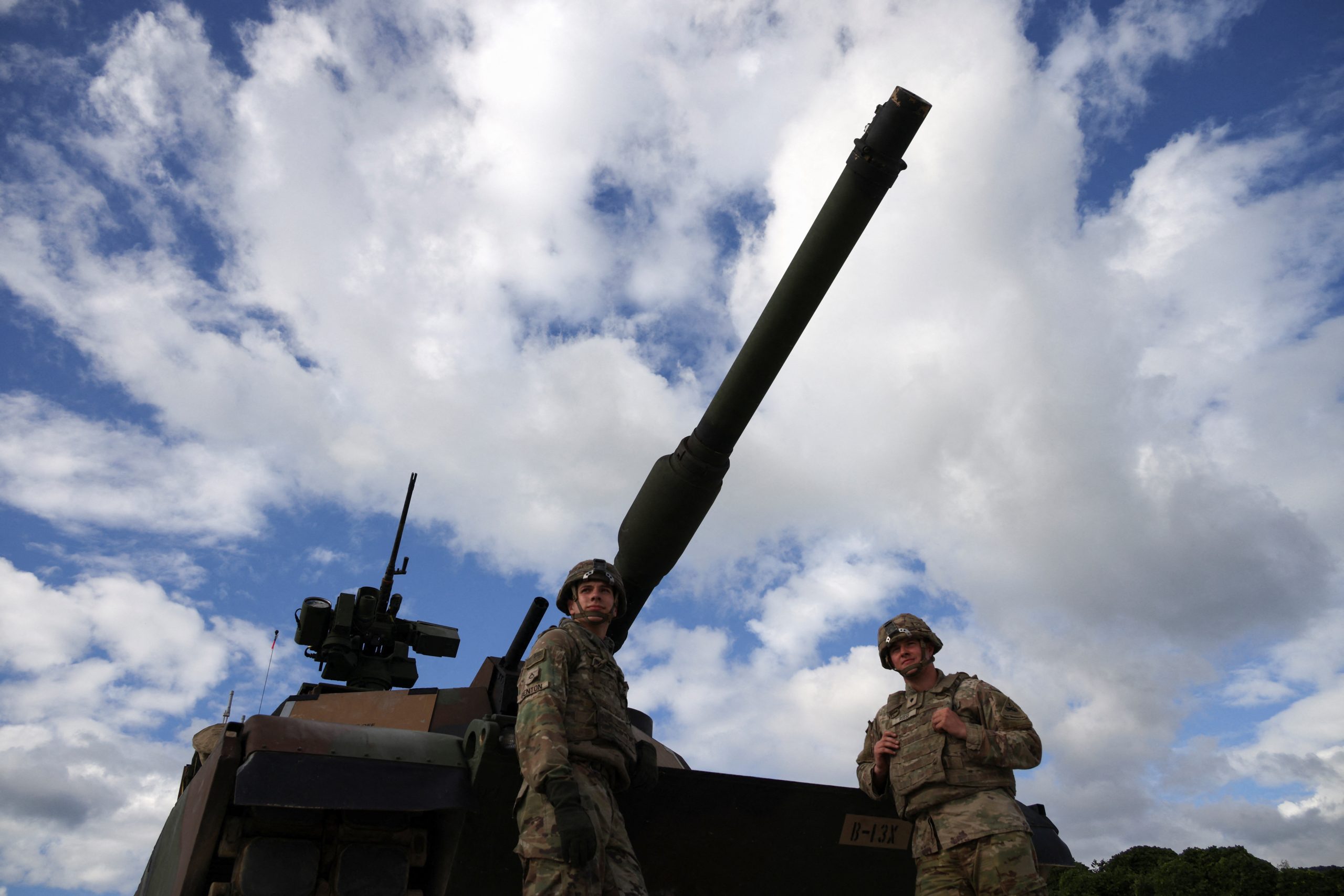 أمريكا تخطط لافتتاح منشأة عسكرية في السعودية.. “ميدل إيست آي”: ستختبر أنظمة تواجه المسيرات المسلحة