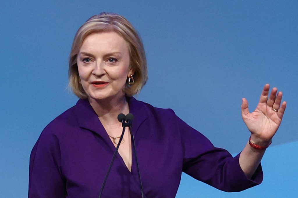 رئيسة وزراء بريطانيا الجديدة ليز تراس (رويترز)