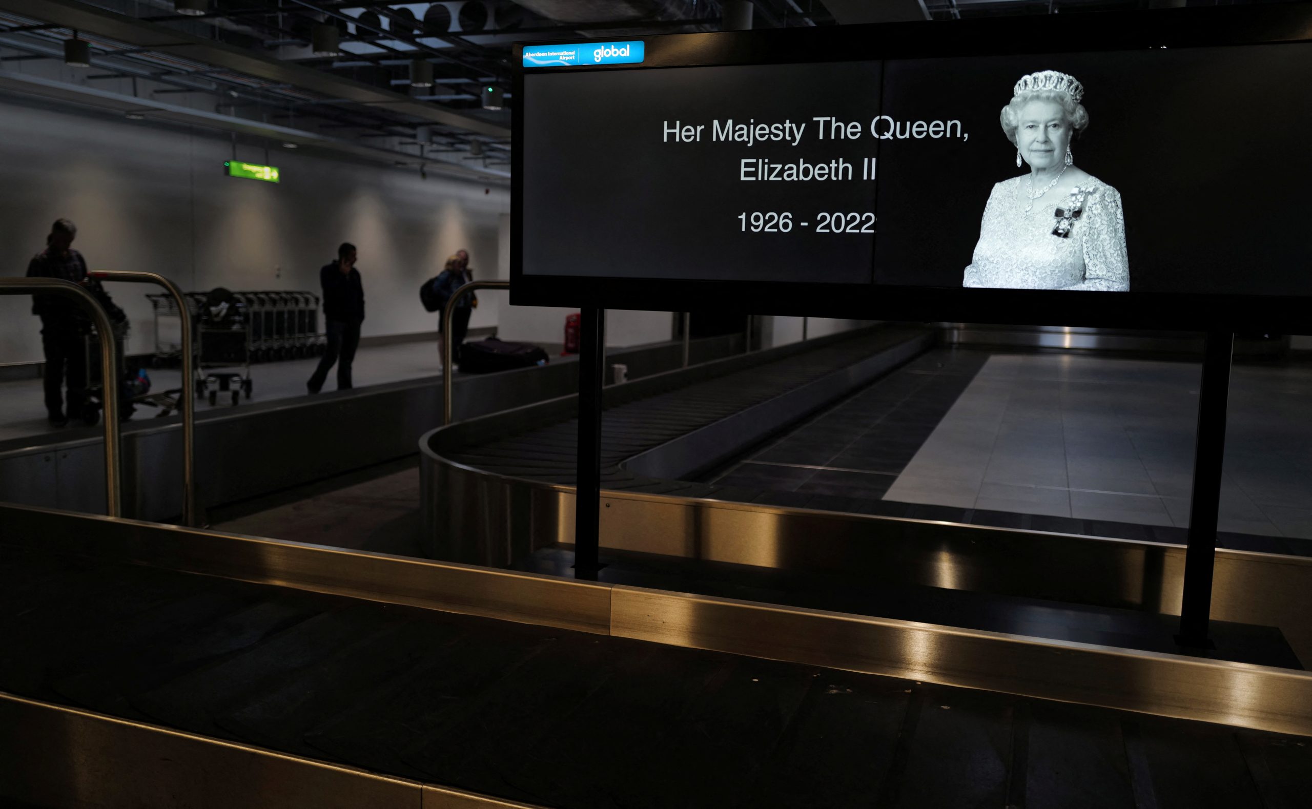 البحث عن رحلات جوية لبريطانيا يتضاعف 40% بعد وفاة الملكة إليزابيث.. وارتفاع بحجوزات الطيران إلى لندن