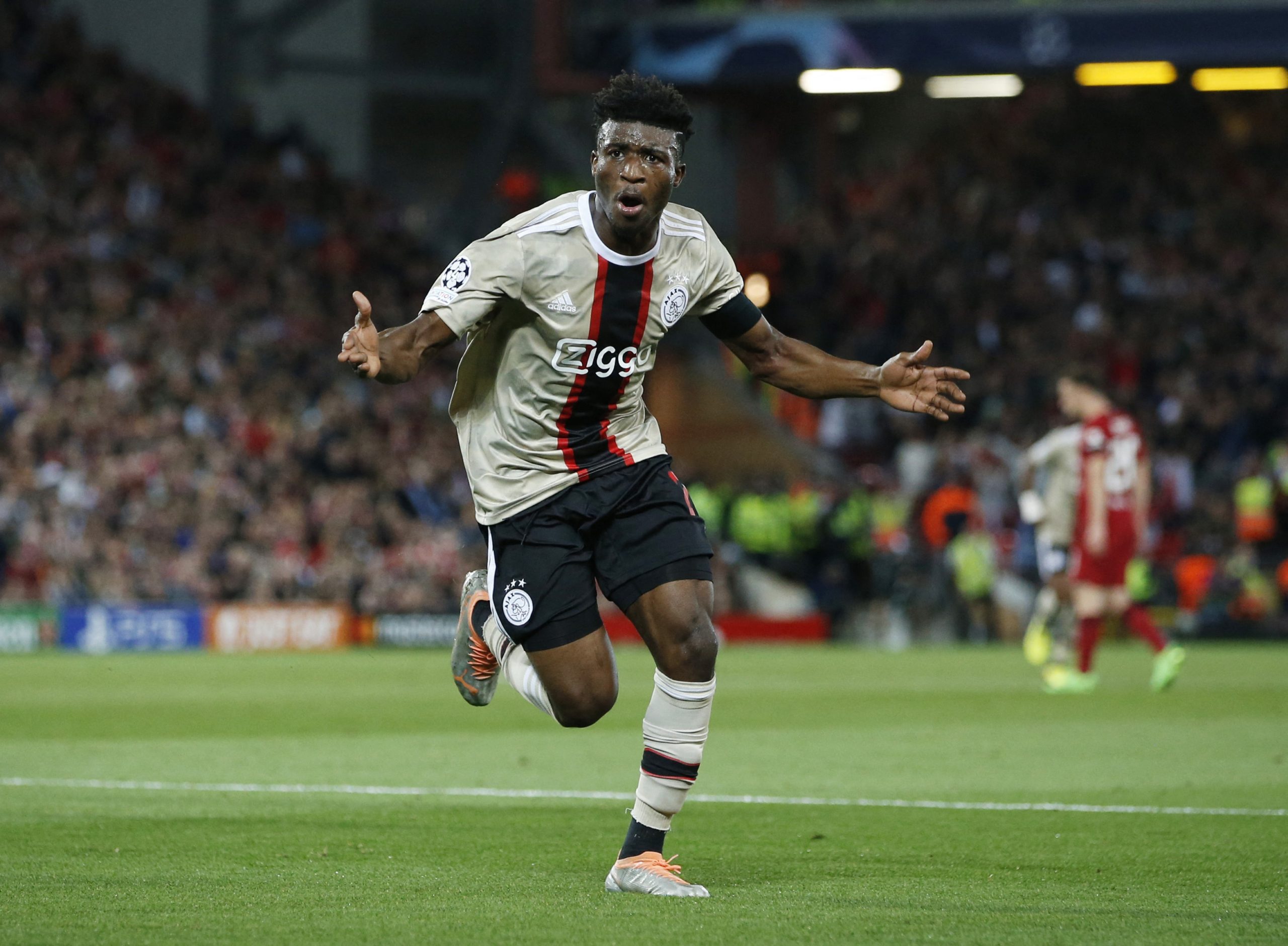 محمد قدوس جوهرة أياكس أمستردام (رويترز)