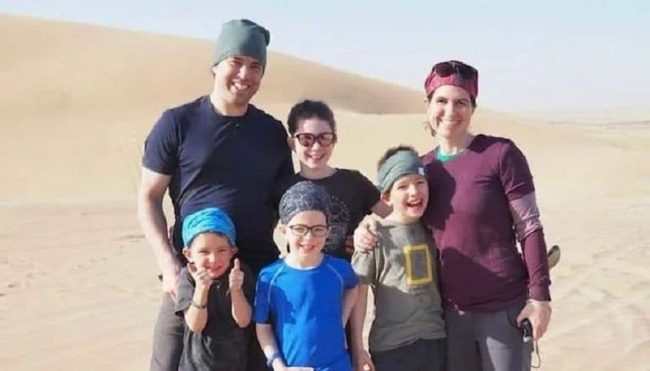 عائلة كندية تسابق الزمن ليرى أطفالها أكبر قدر من العالم.. كلما مضت الأيام أصبحوا أقرب للإصابة بالعمى