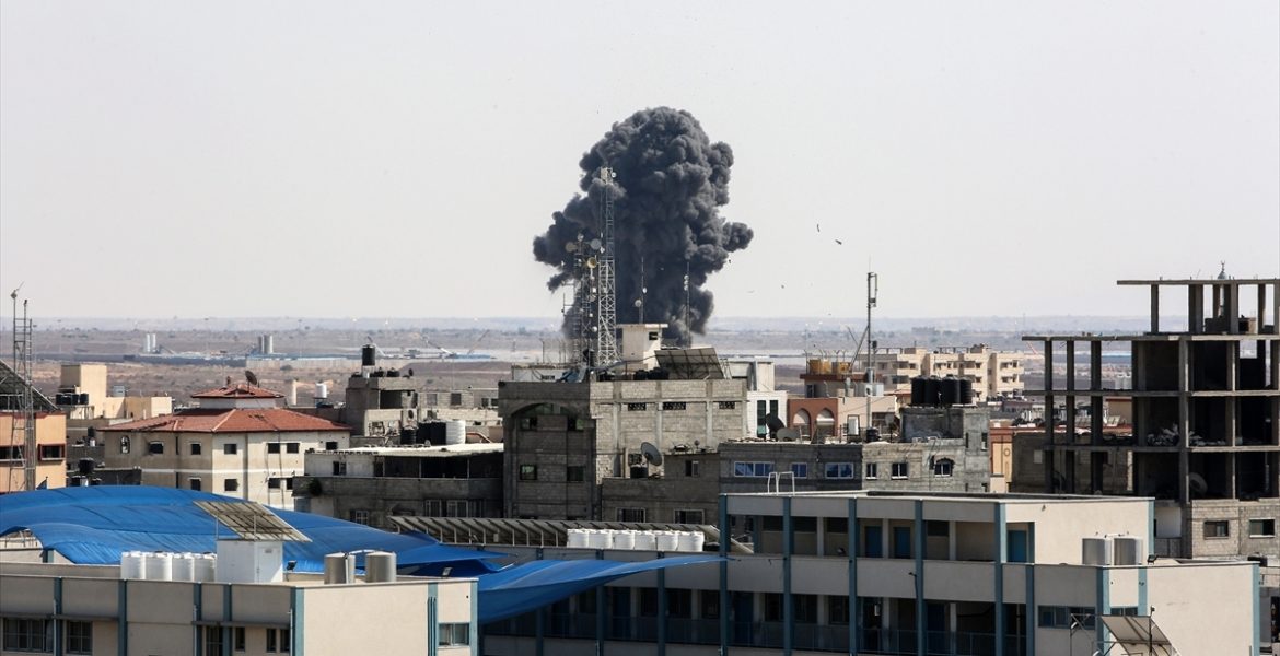 شهيدان فلسطينيان خلال مواجهات مع قوات الاحتلال في الضفة.. اقتحمت أحد الأحياء وأطلقت الرصاص الحي