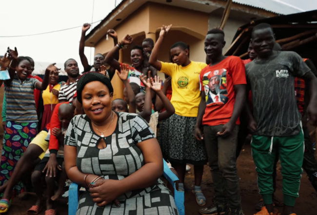 أنجبت 44 طفلاً وعمرها 40 عاماً فقط! “ماما أوغندا” المرأة الأكثر إنجاباً في إفريقيا