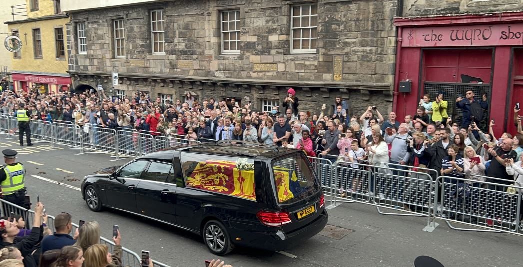 نعش الملكة إليزابيث