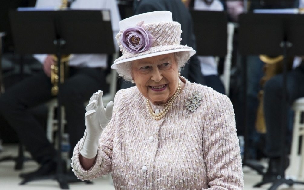 الملكة إليزابيث