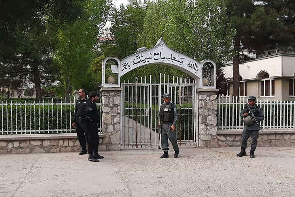 قتلى وجرحى في انفجار هزَّ العاصمة كابل.. استهدف مسجد أكبر خان بالمنطقة الخضراء شديدة التحصين