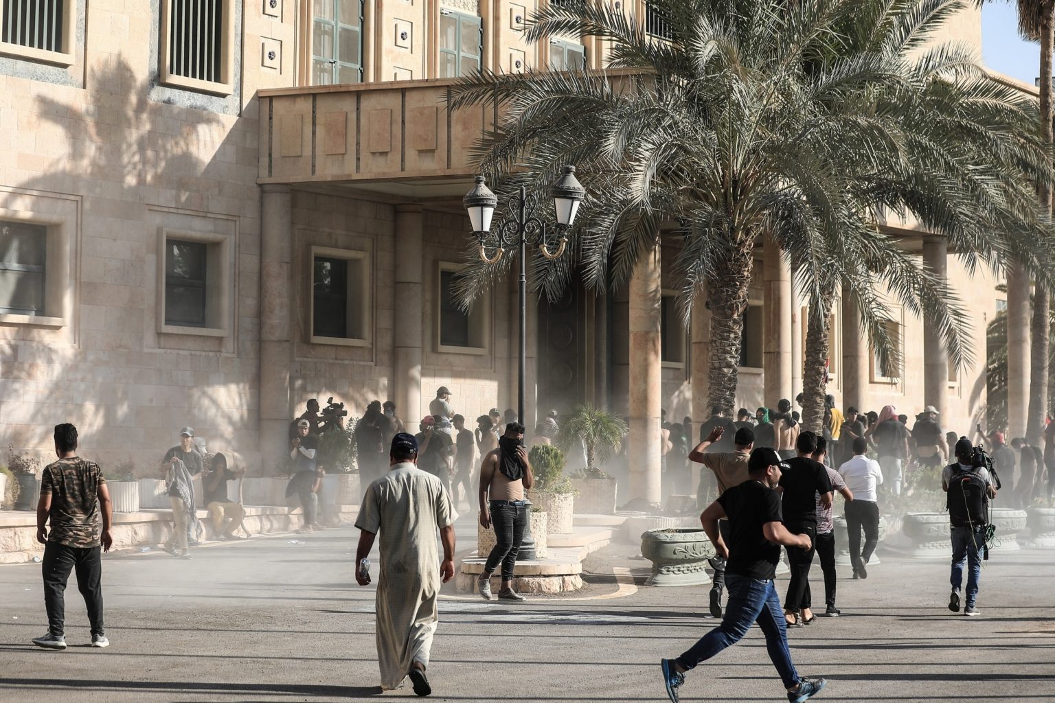 مواجهات في المنطقة الخضراء وسط بغداد/ getty images
