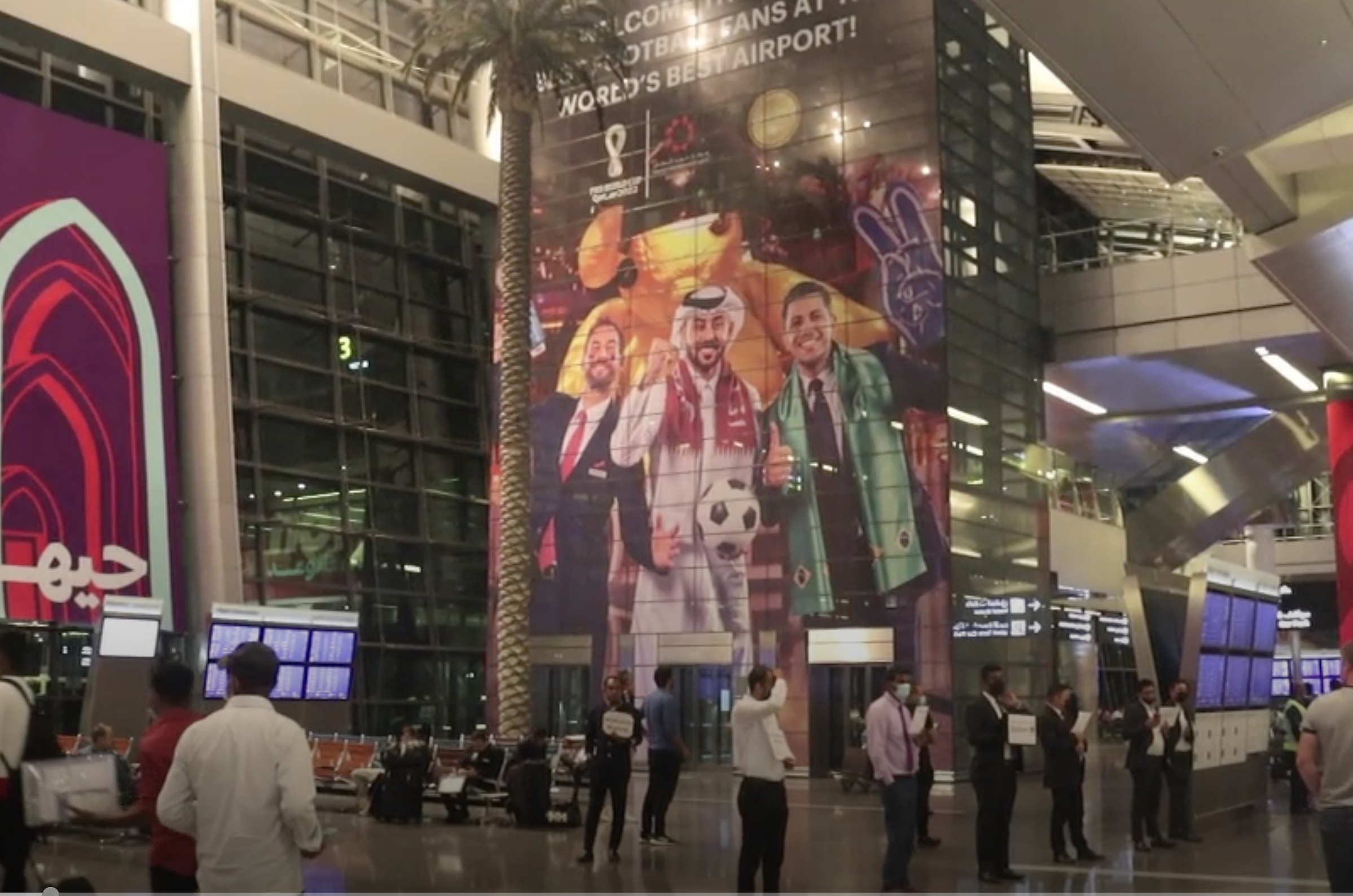 احتفالية أعلام أسبوعية وتزيين واجهات العقارات.. الدوحة تتزين استعداداً لانطلاق المونديال (فيديو)