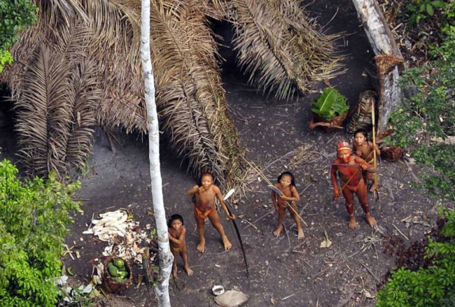 قد يموتون إذا اختلطوا ببشر آخرين! سكان جزيرة سينتينل الذين يقتلون كل من يقترب منهم