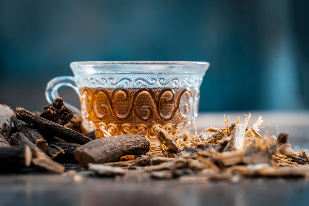 هناك اختلاف بين مشروبات العرق سوس المعروفة ومستخلصاتها الزيتية - ShutterStock