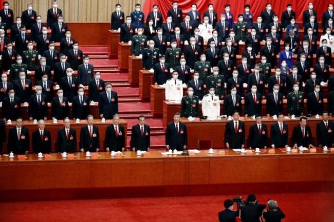 بعد أن أصبح شي زعيماً مطلقاً للصين.. فمن هو لي كيانغ الذي اختاره ليصبح “الرجل الثاني”؟