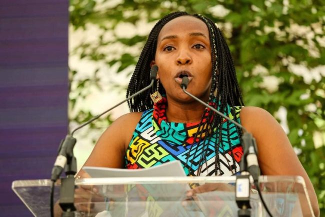 ابتكرت طرقاً لمحاربة الجفاف بقريتها فأصبحت “شخصية العام” في إفريقيا.. الكينية إليزابيث واثوتي