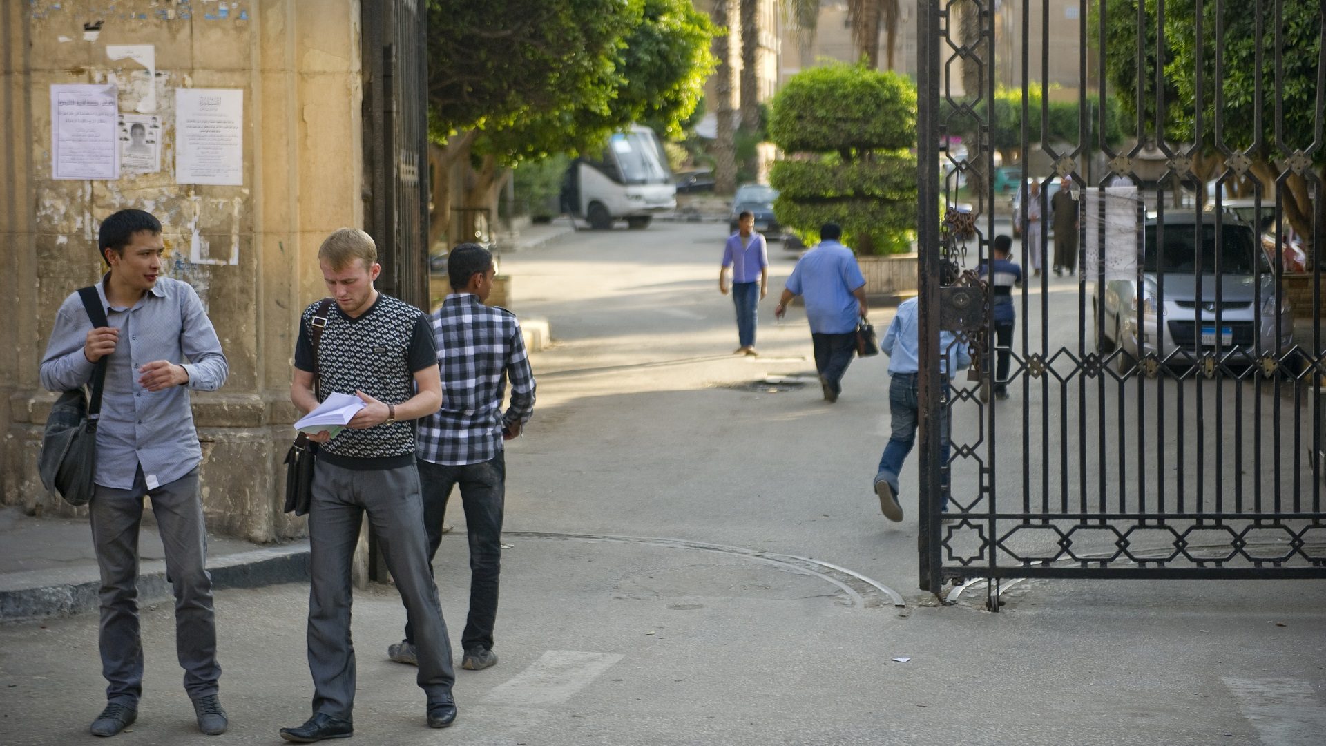 الحكومة تقنن الدروس الخصوصية في مصر