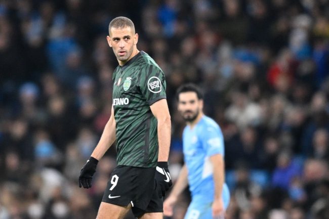 “قال لي: عربي قذر”.. الجزائري سليماني يتهم قائد فريق فرنسي بنعته بأوصاف عنصرية