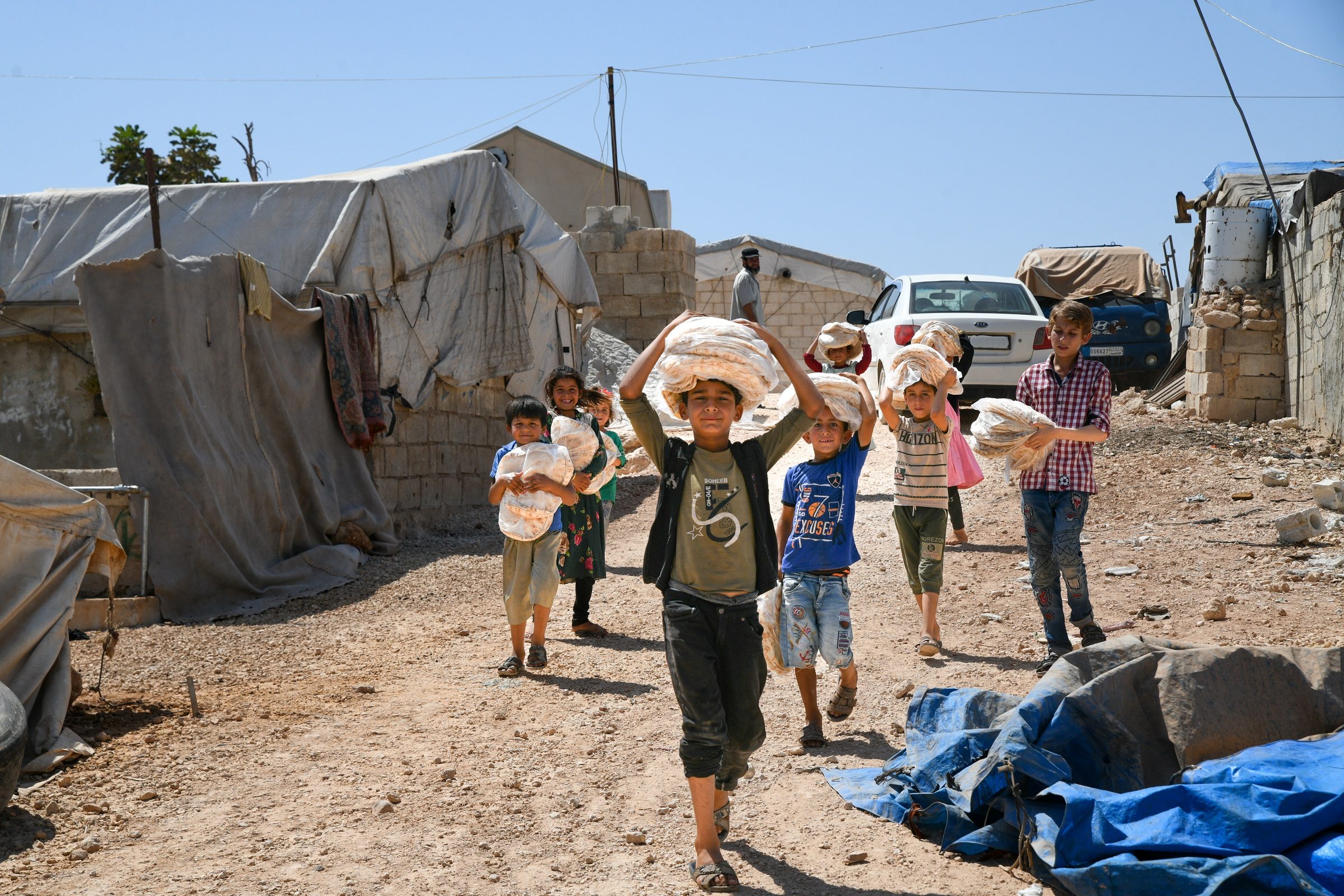 تحقيق يكشف كيف “يستولي” تيك توك على تبرعات اللاجئين السوريين.. 70% من الأموال لا تصل مستحقيها