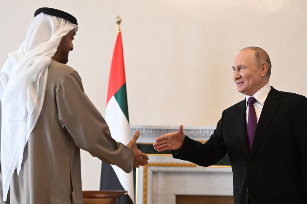 روسيا الإمارات