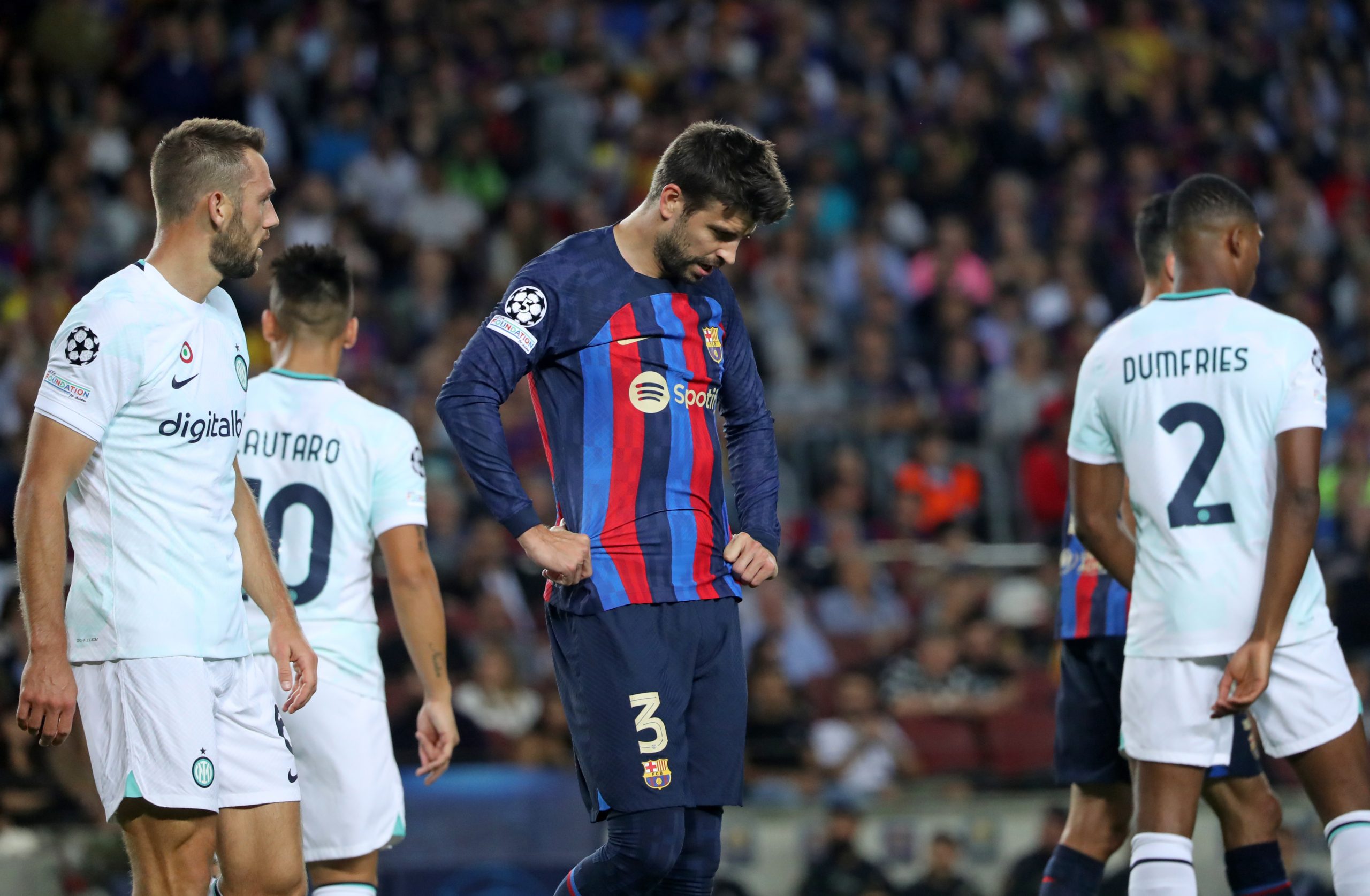 بيكيه يلعب للفريق الأول في برشلونة منذ عام 2008 - gettyimages