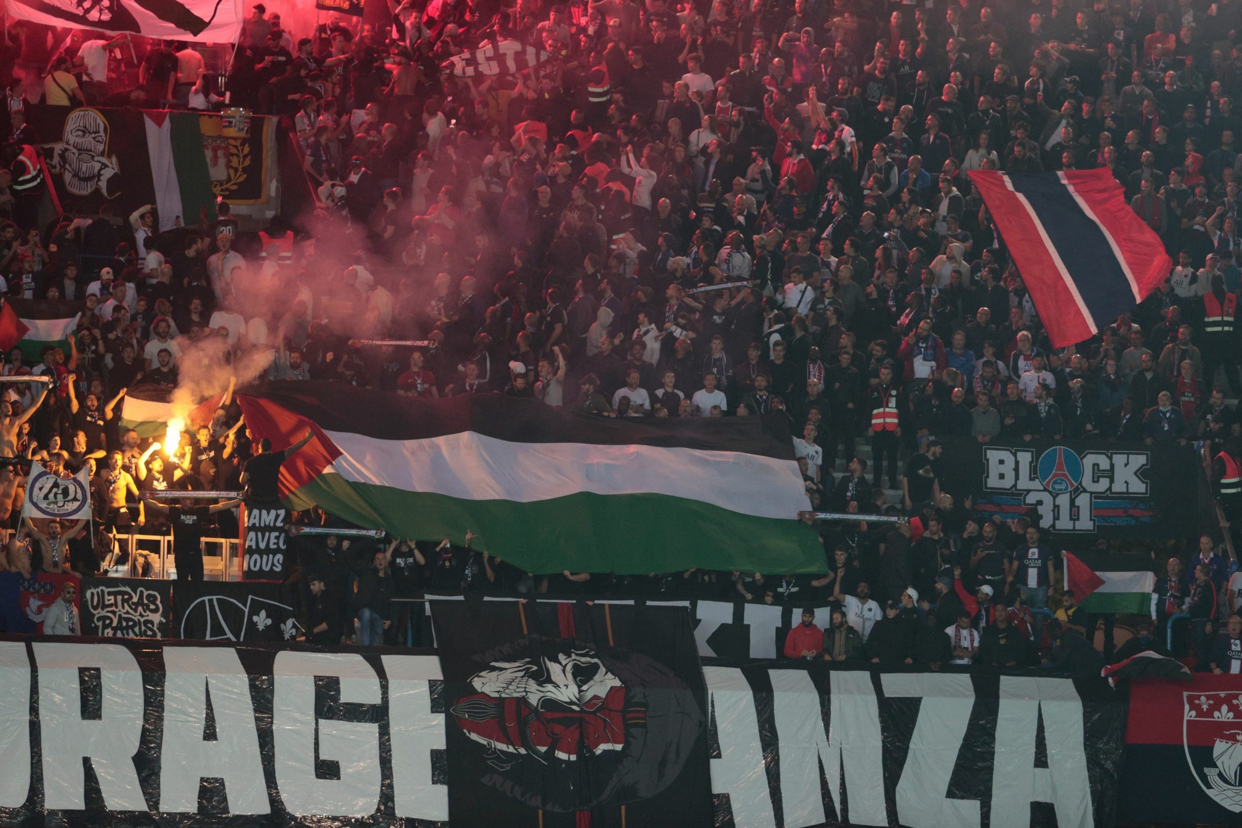 جماهير سان جيرمان تدعم فلسطين أمام فريق إسرائيلي - gettyimages