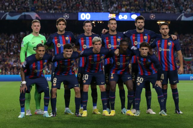 يرمز إلى فنان كندي شهير.. ما قصة شعار البومة الذي سيظهر على قميص برشلونة في الكلاسيكو؟