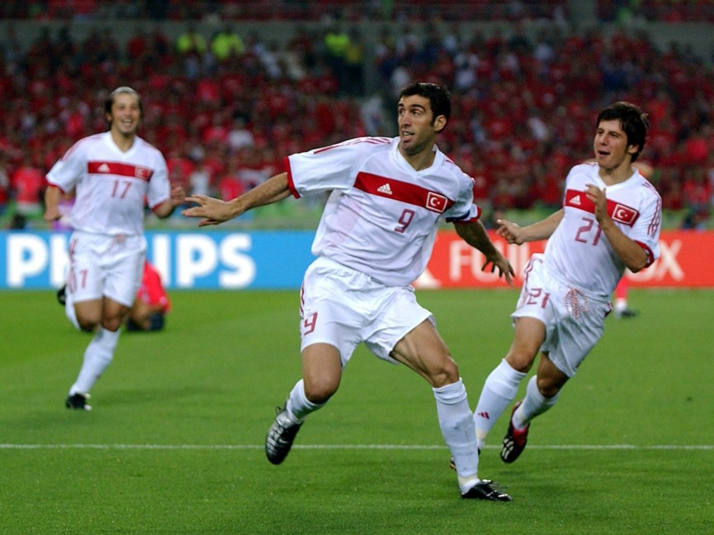 هاكان شوكور صاحب أسرع هدف في تاريخ كأس العالم - gettyimages