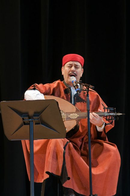 فرّ مع الموريسكيين إلى بلاد المغرب العربي.. “المالوف” الإرث الغنائي الأندلسي الذي يعاني خطر الاندثار