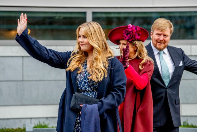 وريثة عرش هولندا ملاحقة ولن تستطيع العيش كبقية الطلاب! القصر استدعاها من أمستردام وشدد عليها الحراسة