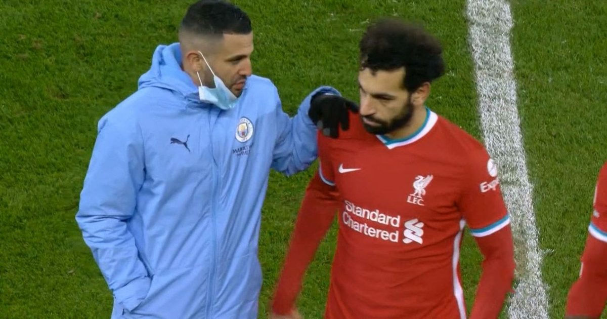 صلاح ومحرز ينافسان بنزيمة على جائزة الأفضل (رويترز)