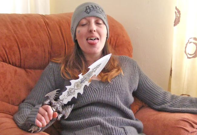 قتلت 3 رجال من أجل متعتها! قصة “جوانا دينيهي” القاتلة السادية المتسلسلة