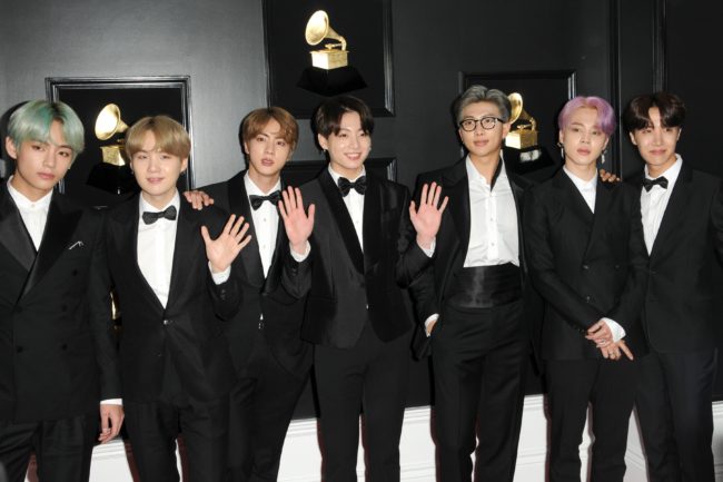 بسبب التجنيد الإجباري! فرقة “BTS” تُعلّق نشاطها حتّى 2025