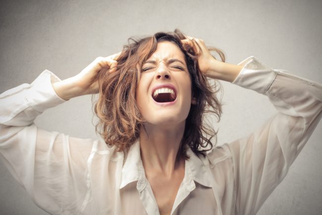 تعاني من صعوبة في التنفس أو تسارع ضربات القلب؟ انتبه، ربما تكون مصاباً بـ”الهستيريا” وعليك زيارة الطبيب