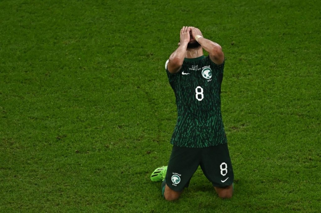 أمير سعودي قال للاعب: ارفع راسك يا عبد الإله - gettyimages