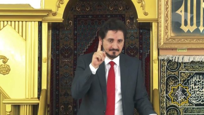 “البراكين تثور بنداء الطبيعة لا بفتاوى العلماء”.. لماذا يبرر عدنان إبراهيم الاستبداد الآن؟