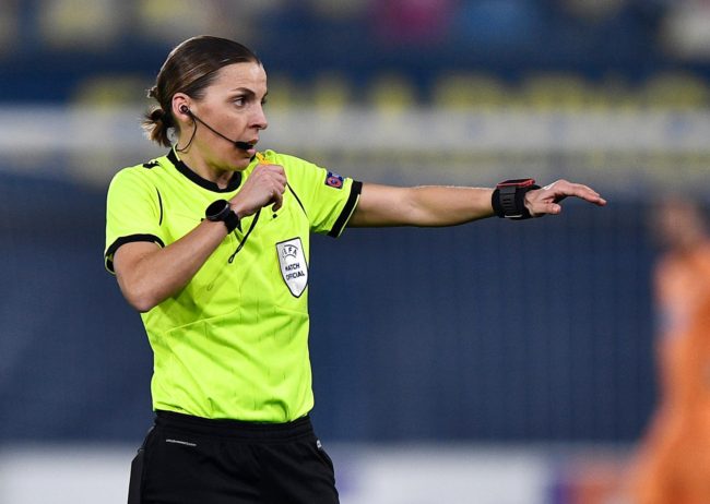 من إفريقيا وآسيا وأوروبا.. 3 حكمات يكتبن التاريخ في كأس العالم 2022