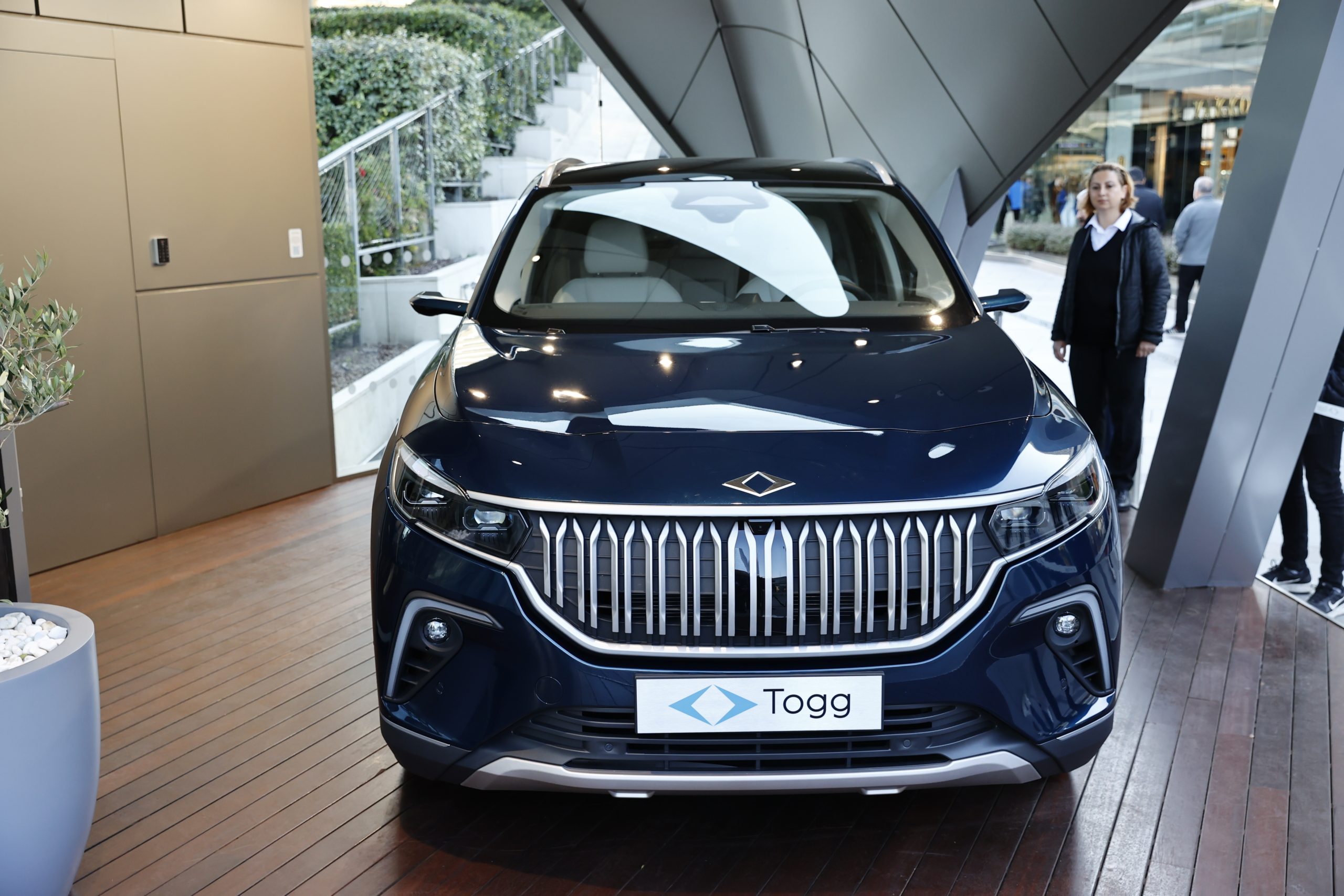 ما فرص نجاح تركيا والمغرب بتصنيع سيارات كهربائية محلية بالكامل ومن المؤهل للحاق بهما من دول المنطقة؟