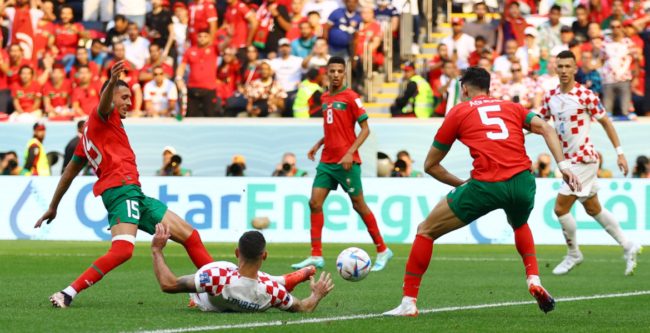 حسابات معقدة ونتائج متقاربة.. ما هي المنتخبات الأكثر حظاً للتأهل لمرحلة الإقصائيات في كأس العالم؟