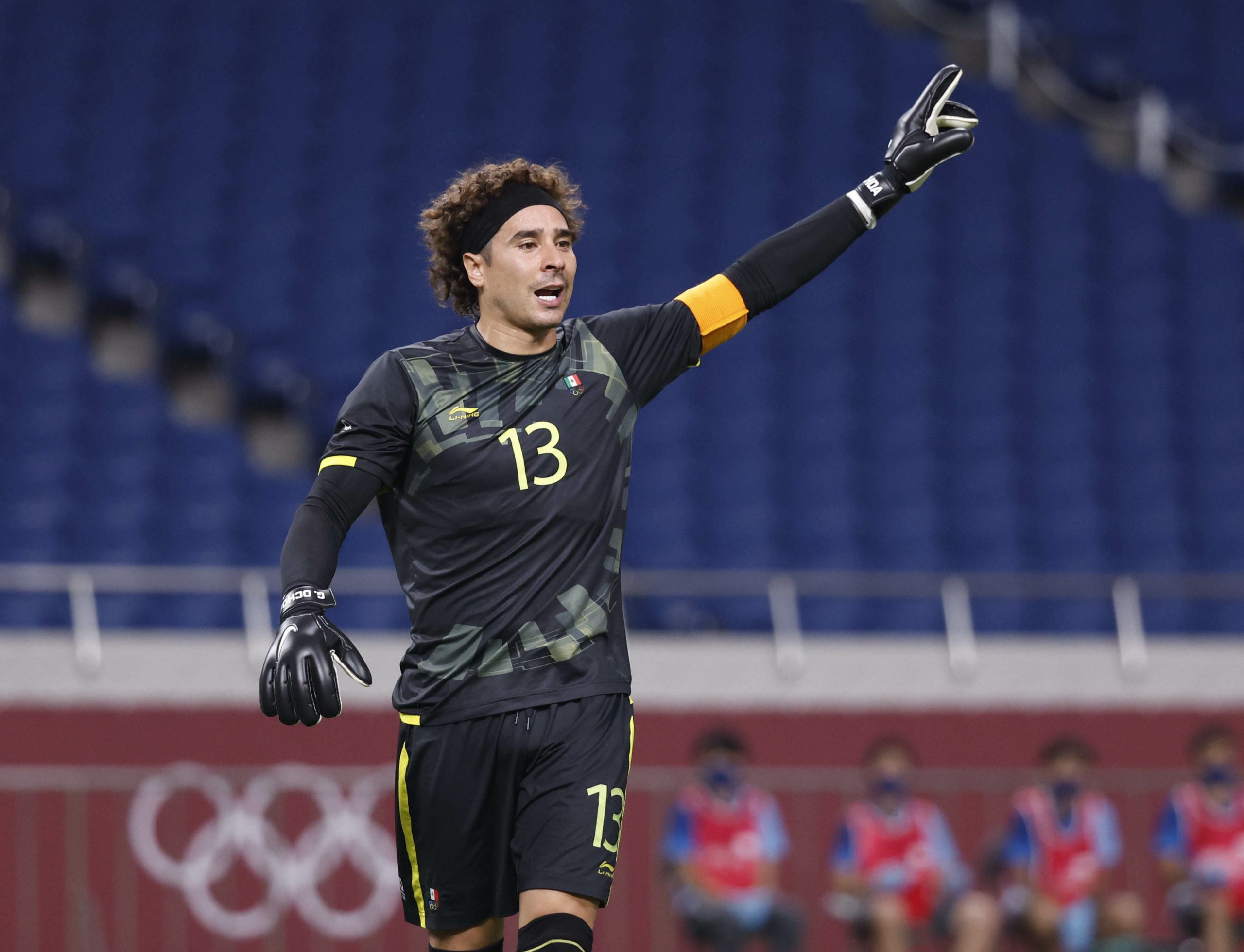 أوتشوا حارس المكسيك (رويترز)