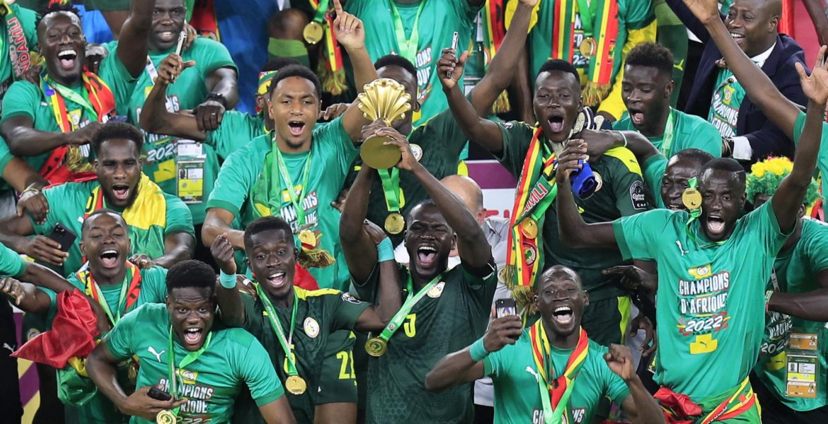 إلى جانب المنتخبات العربية.. لماذا تحظى المنتخبات الإفريقية والآسيوية بتشجيع الجمهور العربي؟