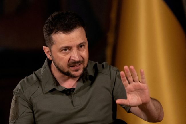 أوكرانيا تنتقد قرار “فيفا” رفض عرض فيديو لزيلينسكي قبل نهائي كأس العالم.. و”سي إن إن” تكشف تفاصيل المقطع