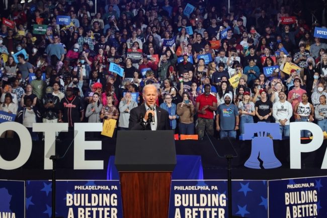 الديمقراطيون يحتفظون بسيطرتهم على مجلس الشيوخ الأمريكي.. وبايدن: أنا مسرور جداً بنتائج الانتخابات