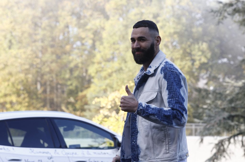 بنزيمة يتعهد بالتألق في مونديال قطر (رويترز)