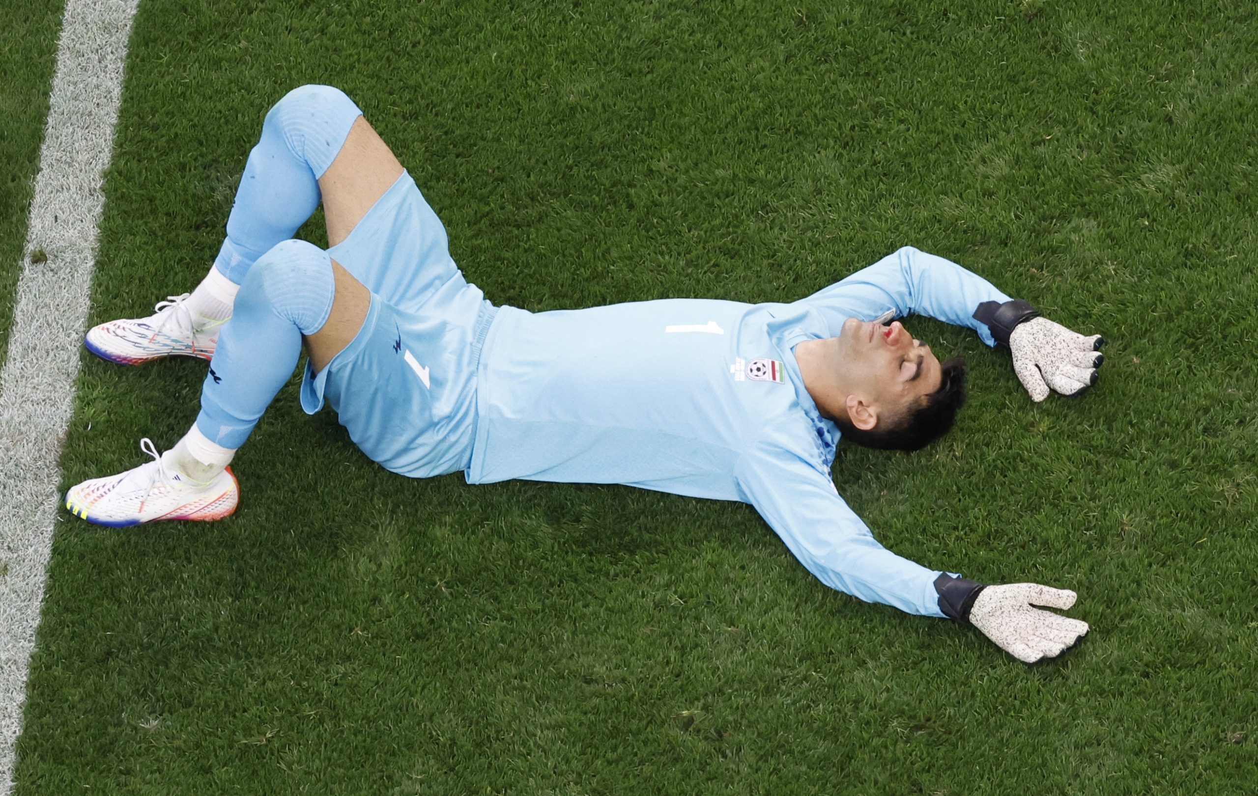 قصة حارس إيران الذي دخل موسوعة غينيس (رويترز)