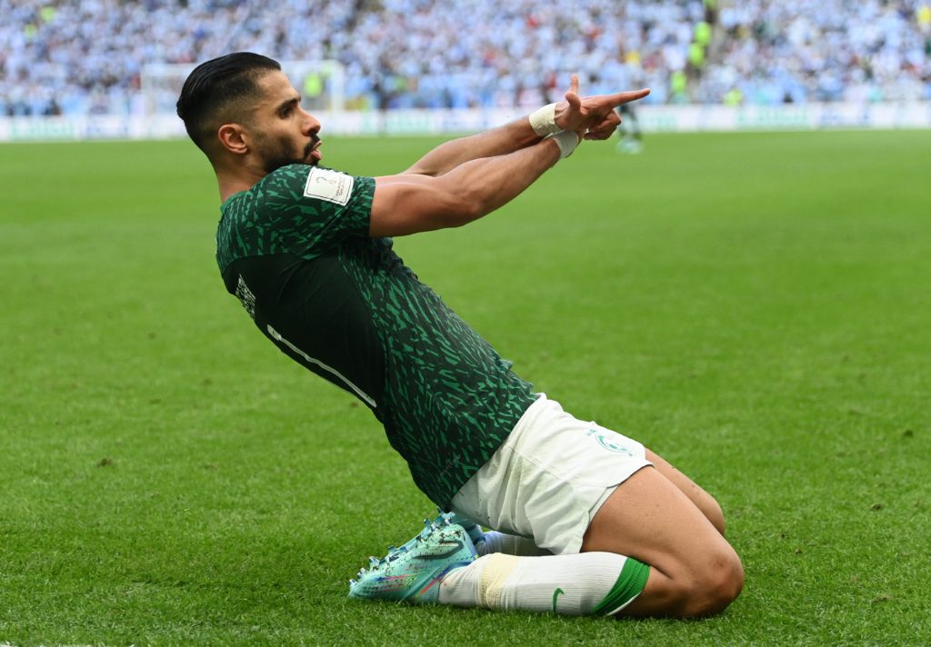 رويترز/ حظوظ المنتخب السعودي في التأهل إلى دور الـ16