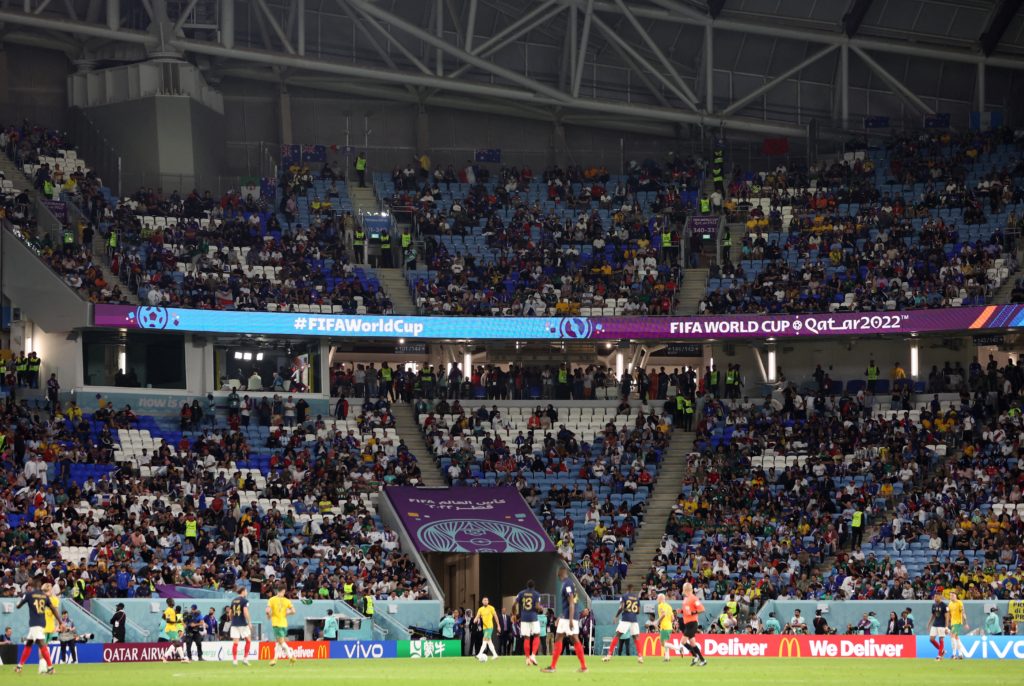 إشراك 12 لاعباً في مباراة بمونديال قطر (رويترز)