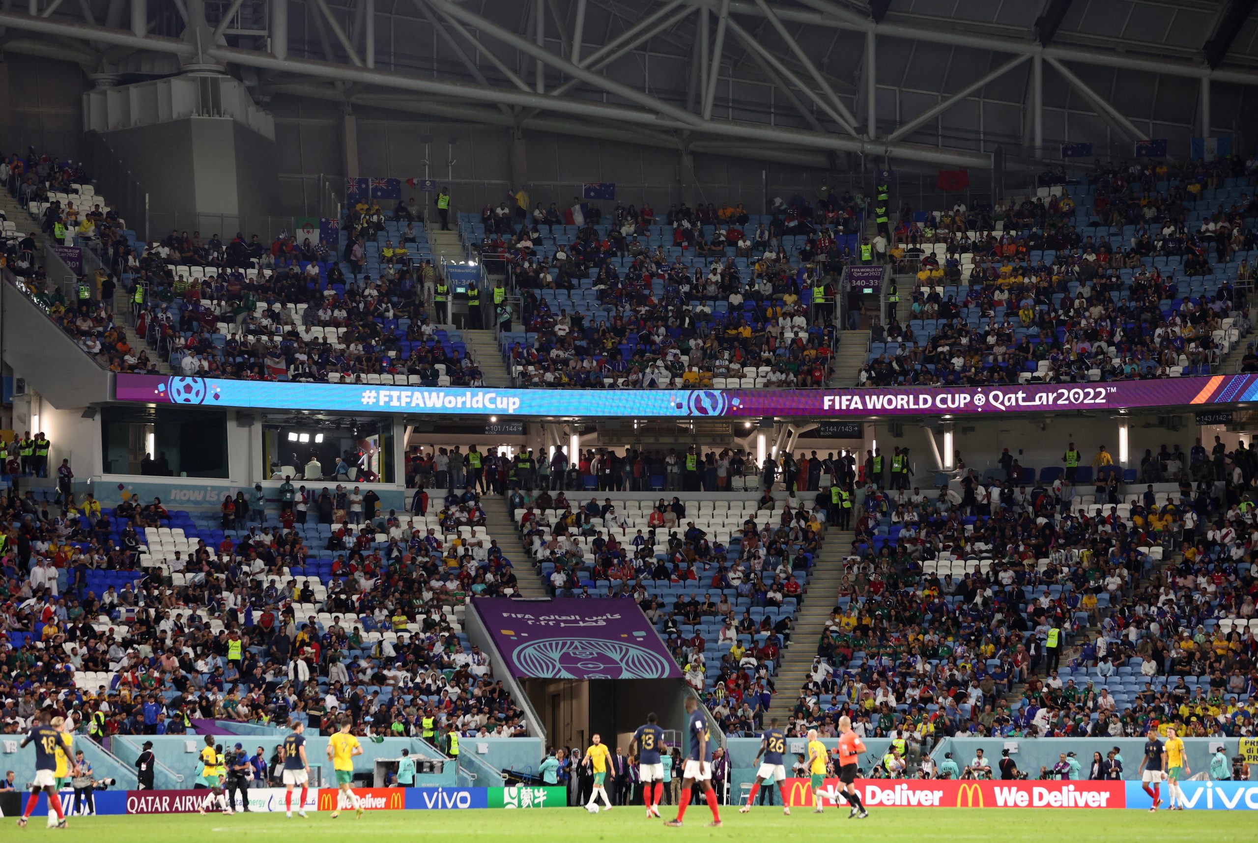 إشراك 12 لاعباً في مباراة بمونديال قطر (رويترز)