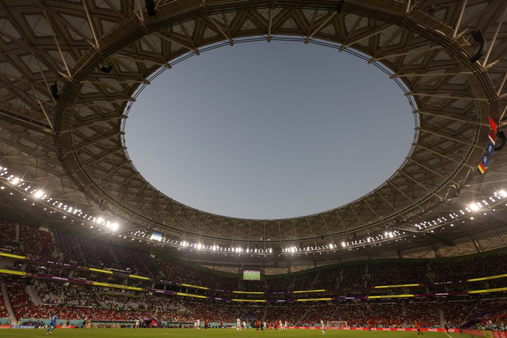 مباراة أمريكا وإيران ستقام على ملعب الثمامة (رويترز)