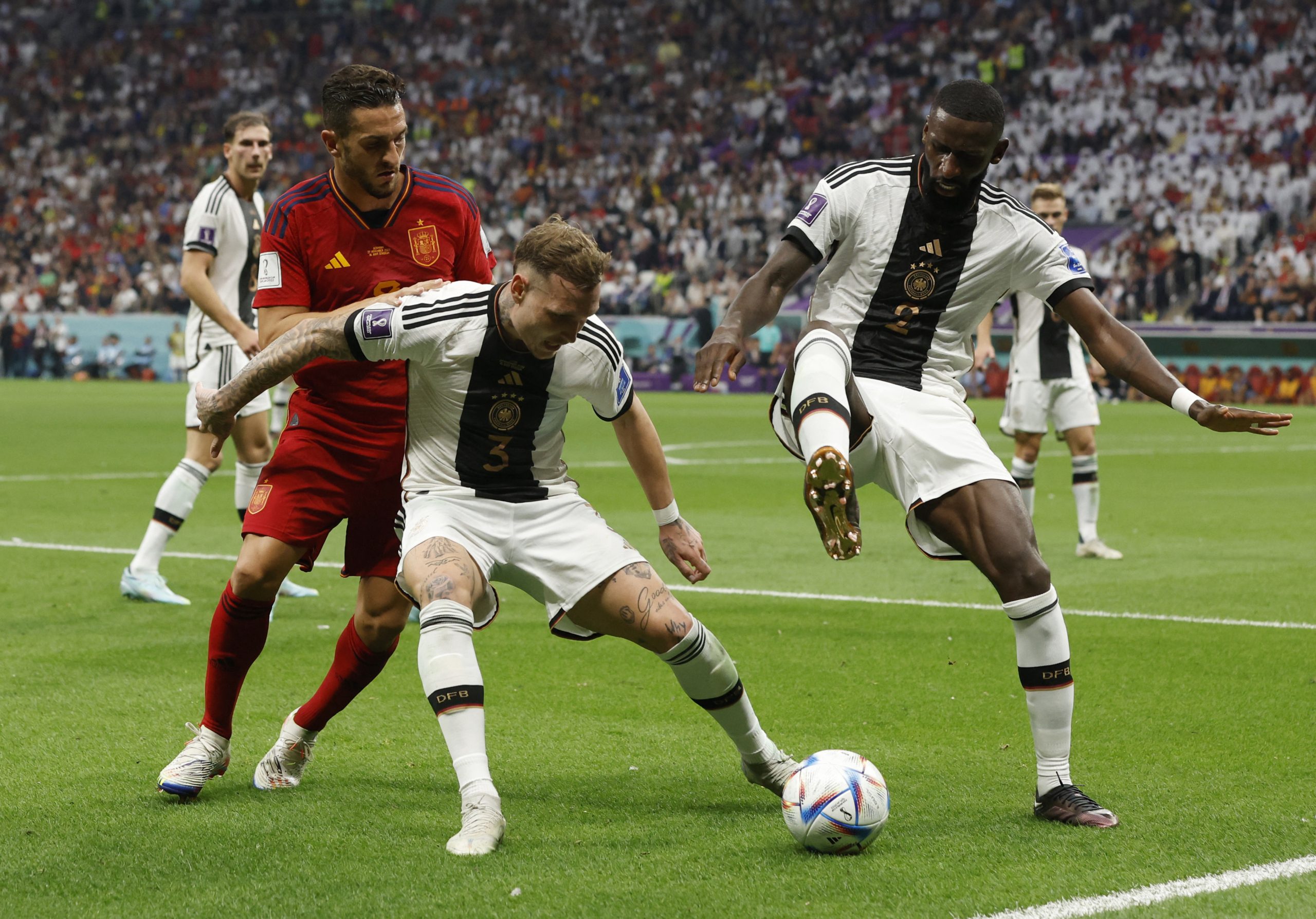 تعادل ألمانيا وإسبانيا في كأس العالم (رويترز)