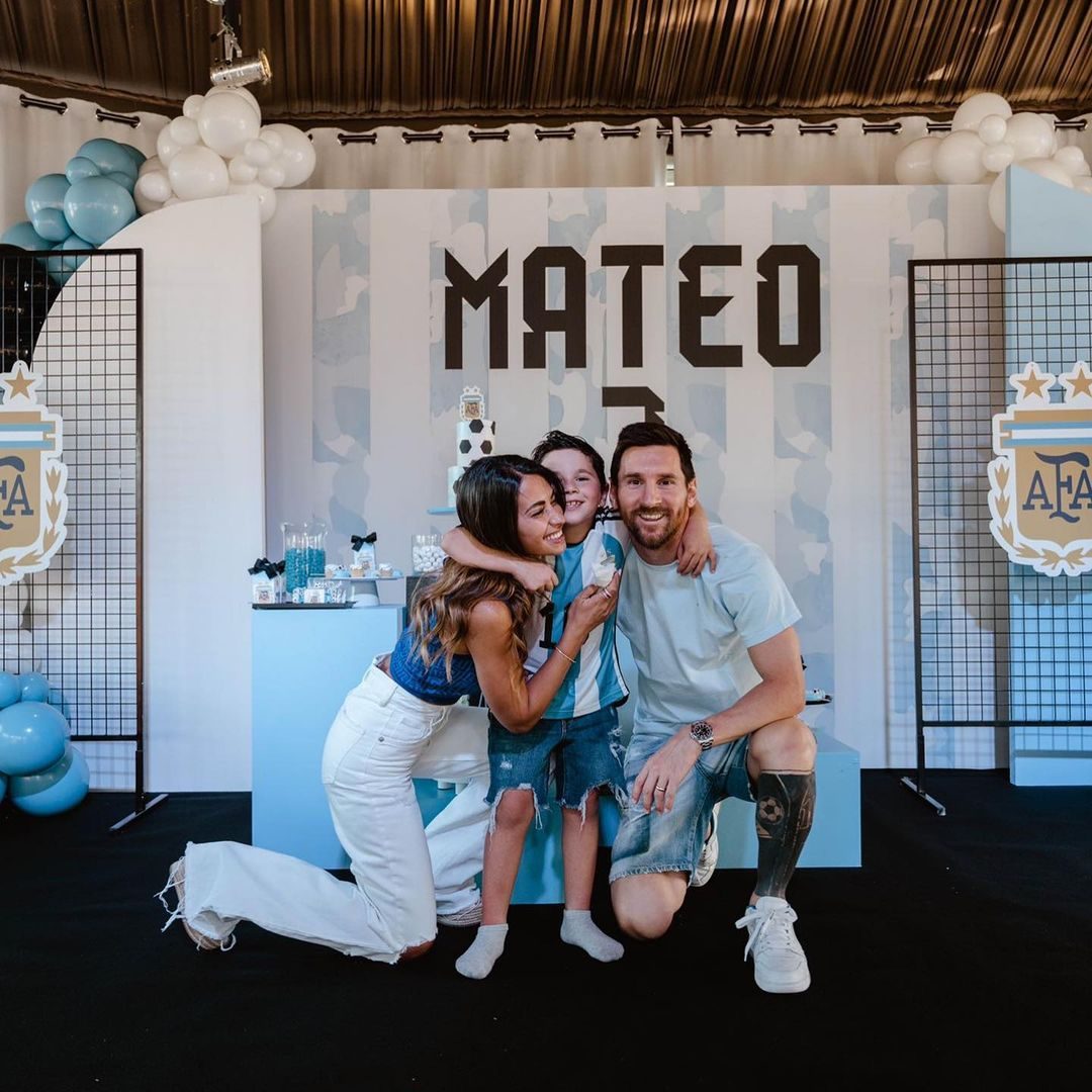 Instagram/ ليونيل ميسي مع ابنه ماثيو