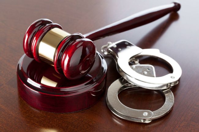 ممرضة تقطع قدم مريض يحتضر دون إذنه.. أقدمت على ذلك لهدف خاص، وتواجه هذه العقوبة