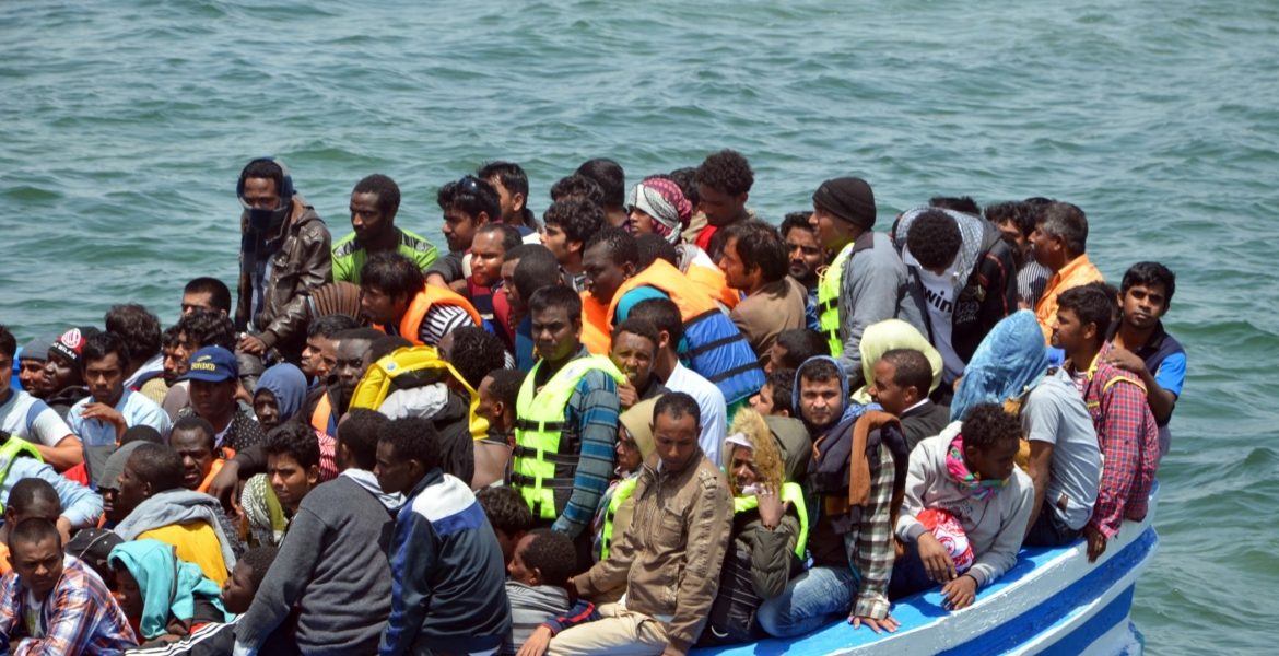 روما تلاحق تونسيين وإيطاليين بتهمة “الاتجار بالبشر”.. هرّبوا عشرات المهاجرين مقابل أموال ضخمة